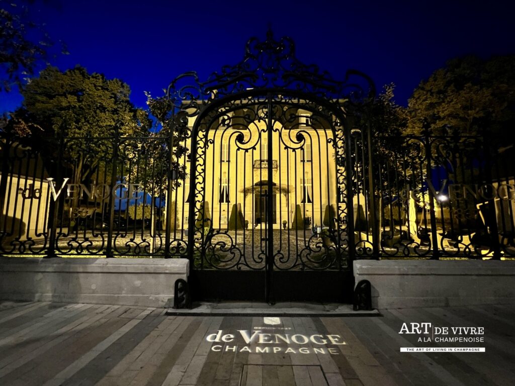 De Venoge, facade illuminée epernay