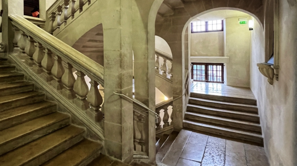 Escalier Science Po reims