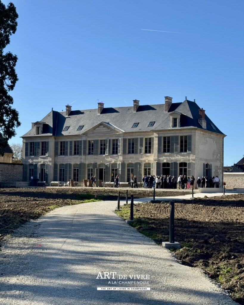 Chemin d'entrée Château de l’Abbatiale Braine 02
