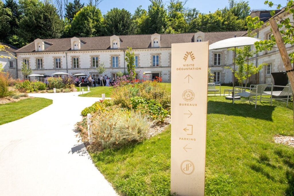 extérieur maison champagne joseph perrier