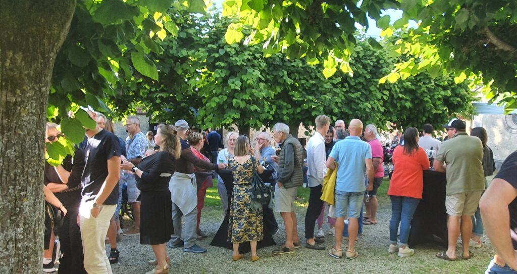Apéros time sous les tilleuls